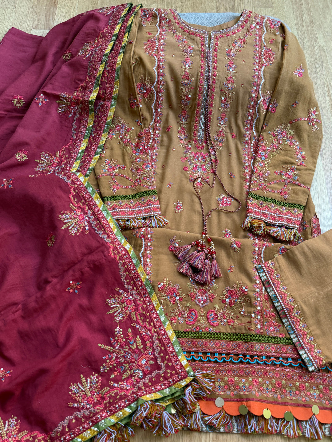 HUSSAIN REHAR WINTER COLLECTION TAWN HRSF05