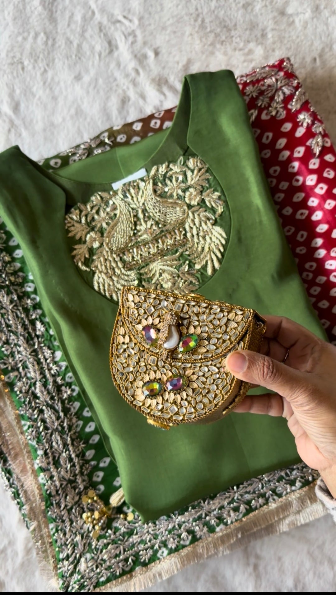 KUNDAN CLUTCH SUNEHRI