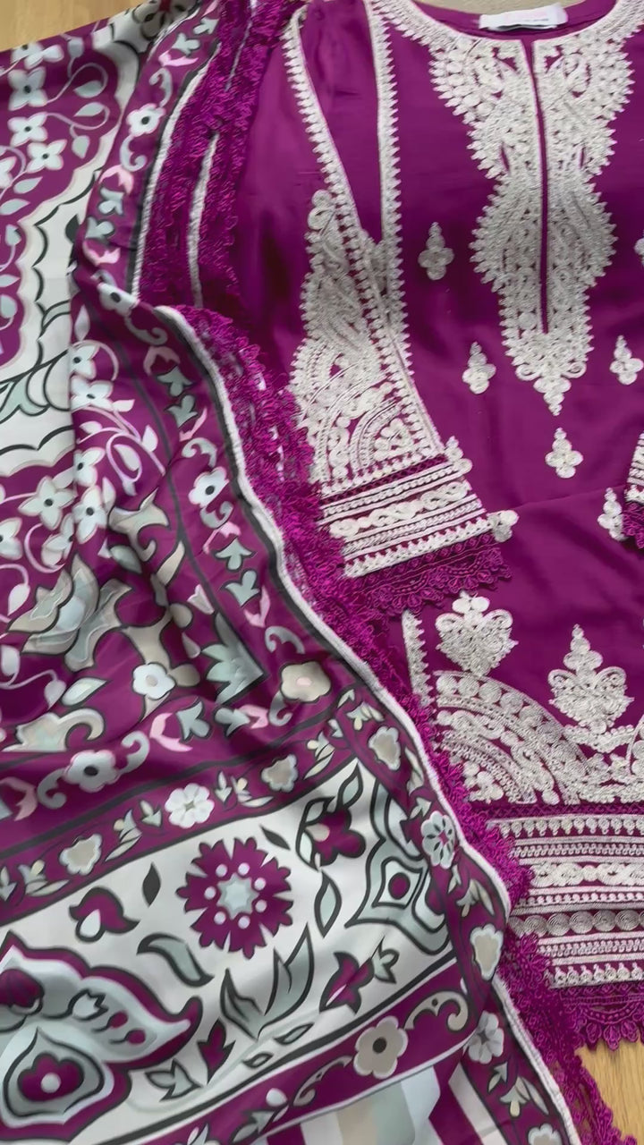 EMBROIDERED LINEN SUIT WITH WOOLEN SHAWL SFLN05