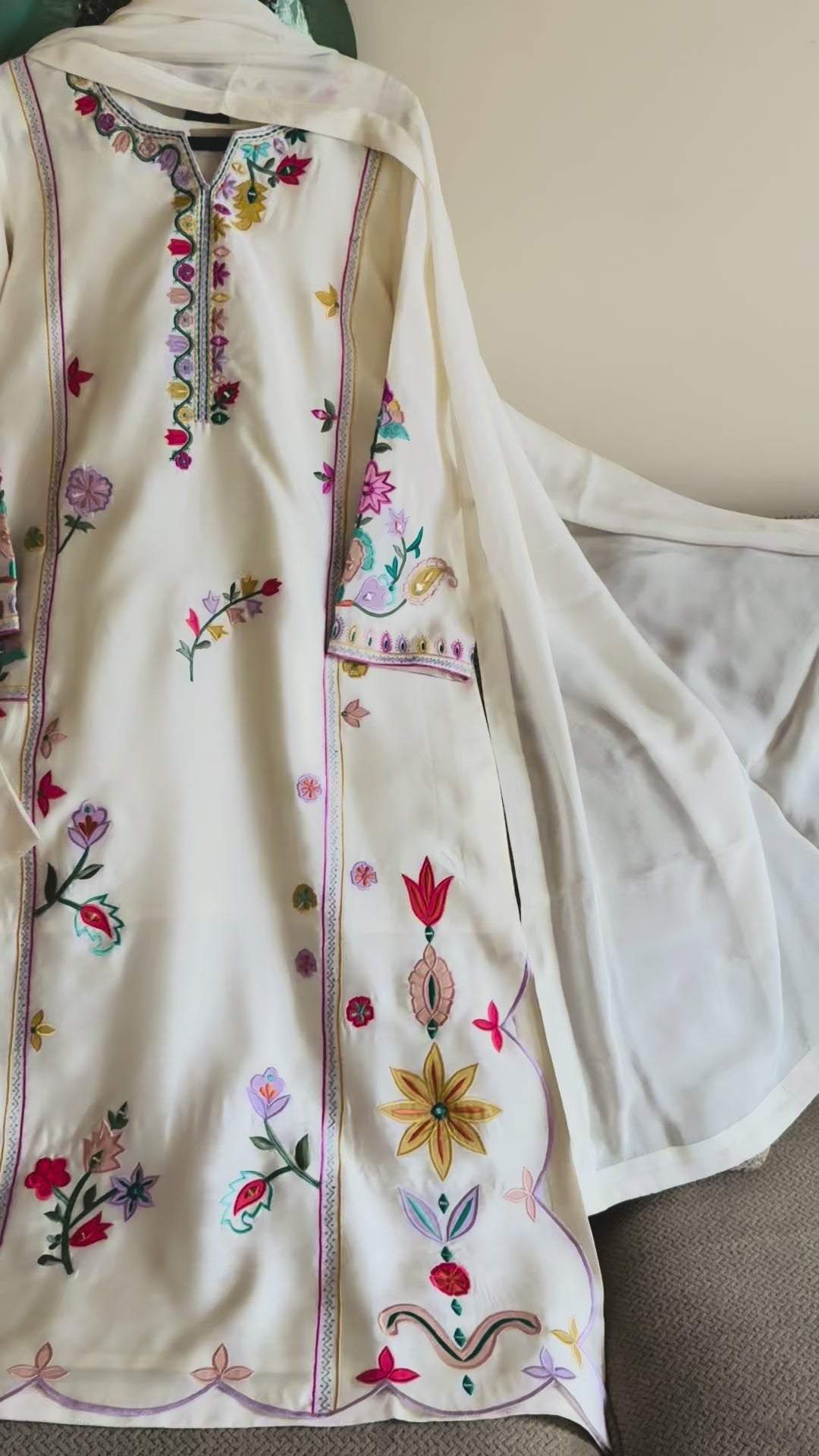 APPLIQUE EMBROIDERED SILK KAFTAN SFKF10