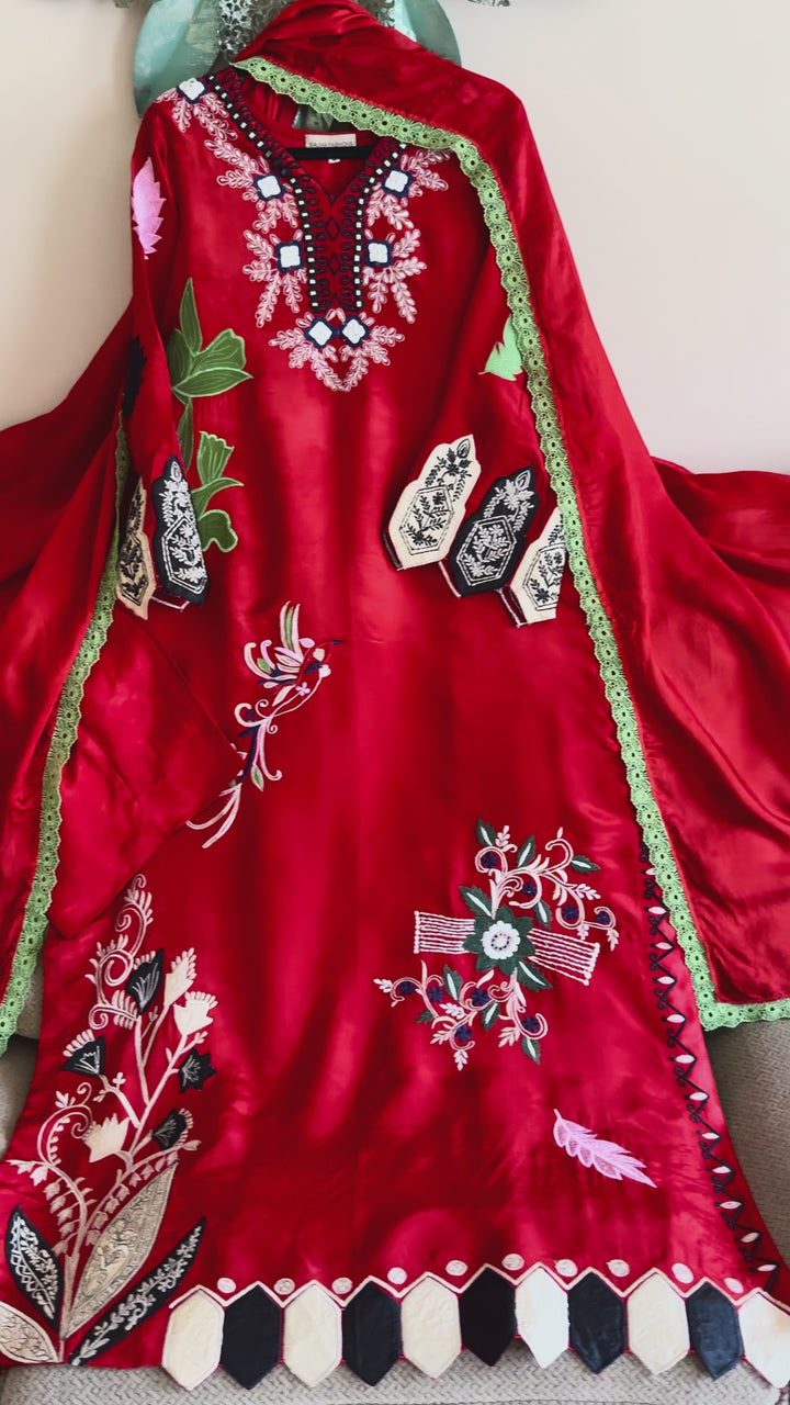 APPLIQUE EMBROIDERED SILK KAFTAN SFKF45