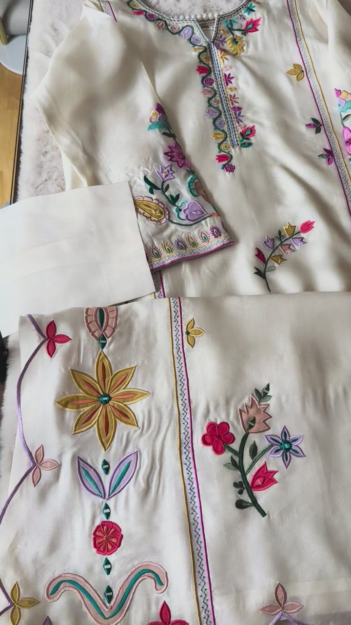 APPLIQUE EMBROIDERED SILK KAFTAN SFKF10