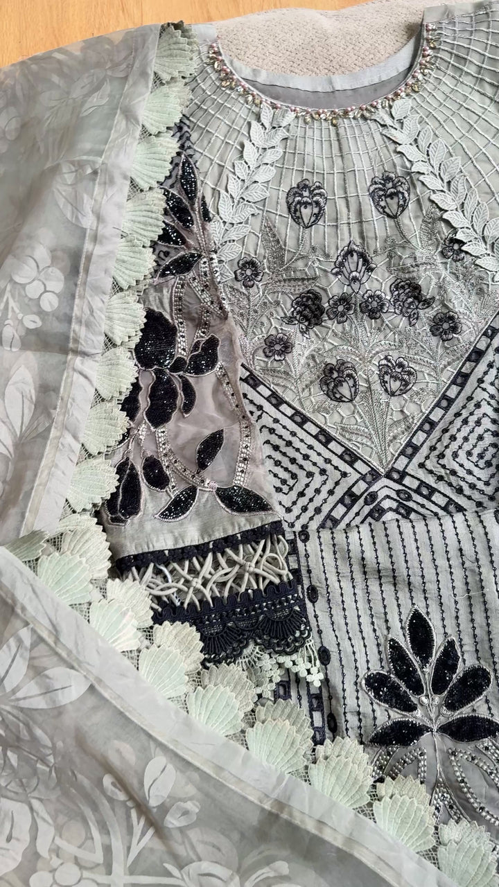 MARIAB LUXURY LAWN COLLECTION 10B