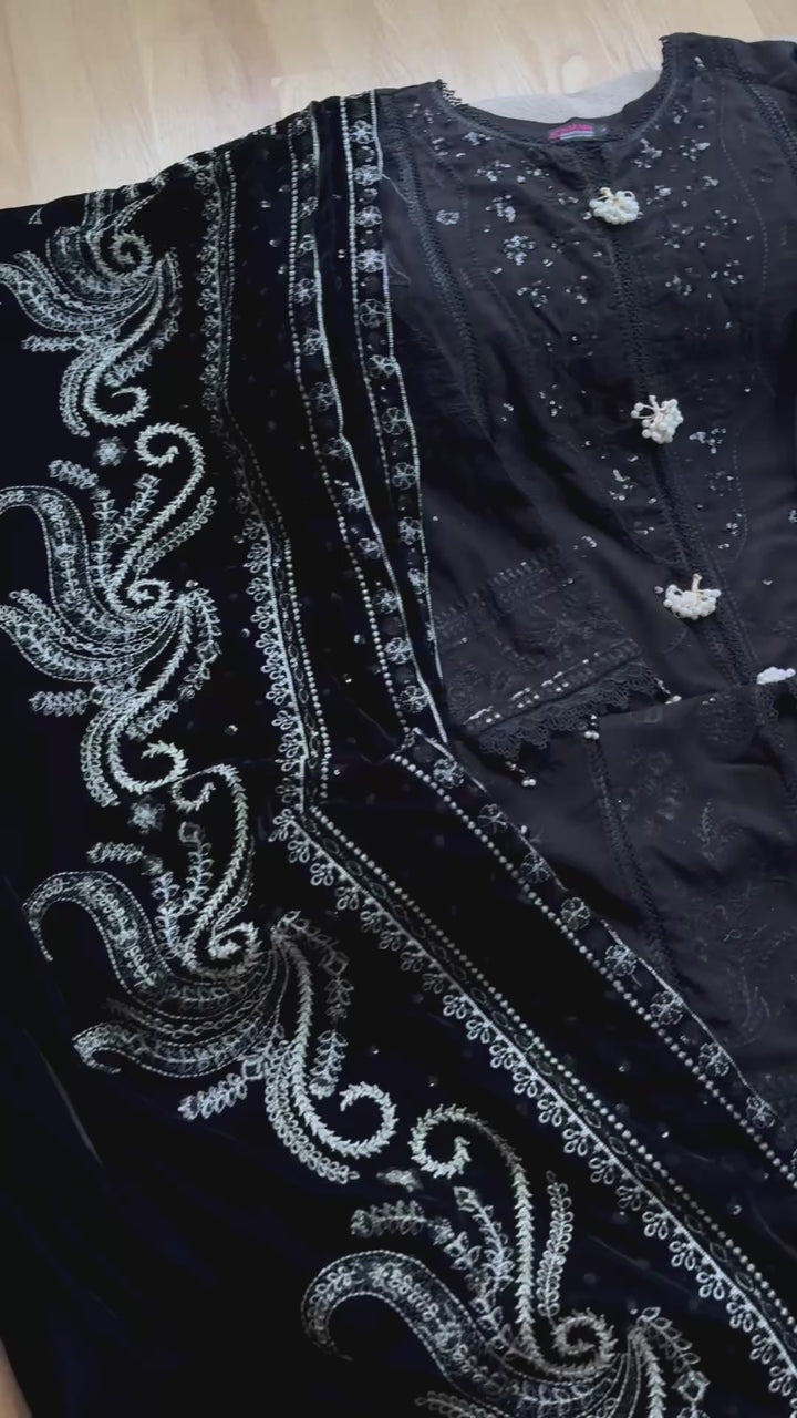 LINEN SUIT WITH EMBROIDERED VELVET DUPATTA VLSF02
