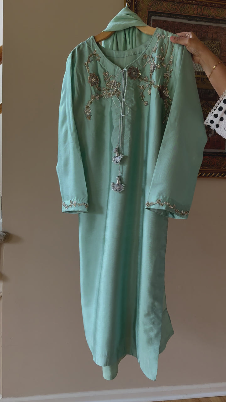 HANDWORK SHEESHA SILK STRAIGHT CUT SUIT FRSH15