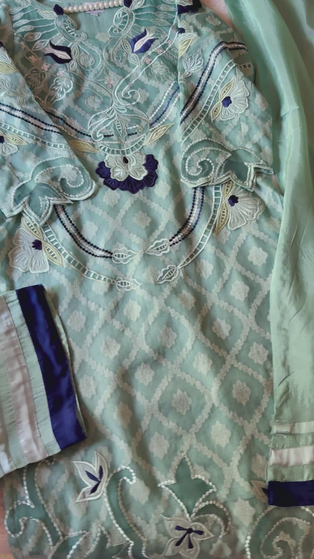 EMBROIDERED CUTWORK APPLIQUE KHAADI JAQUARD SUIT FRSH72