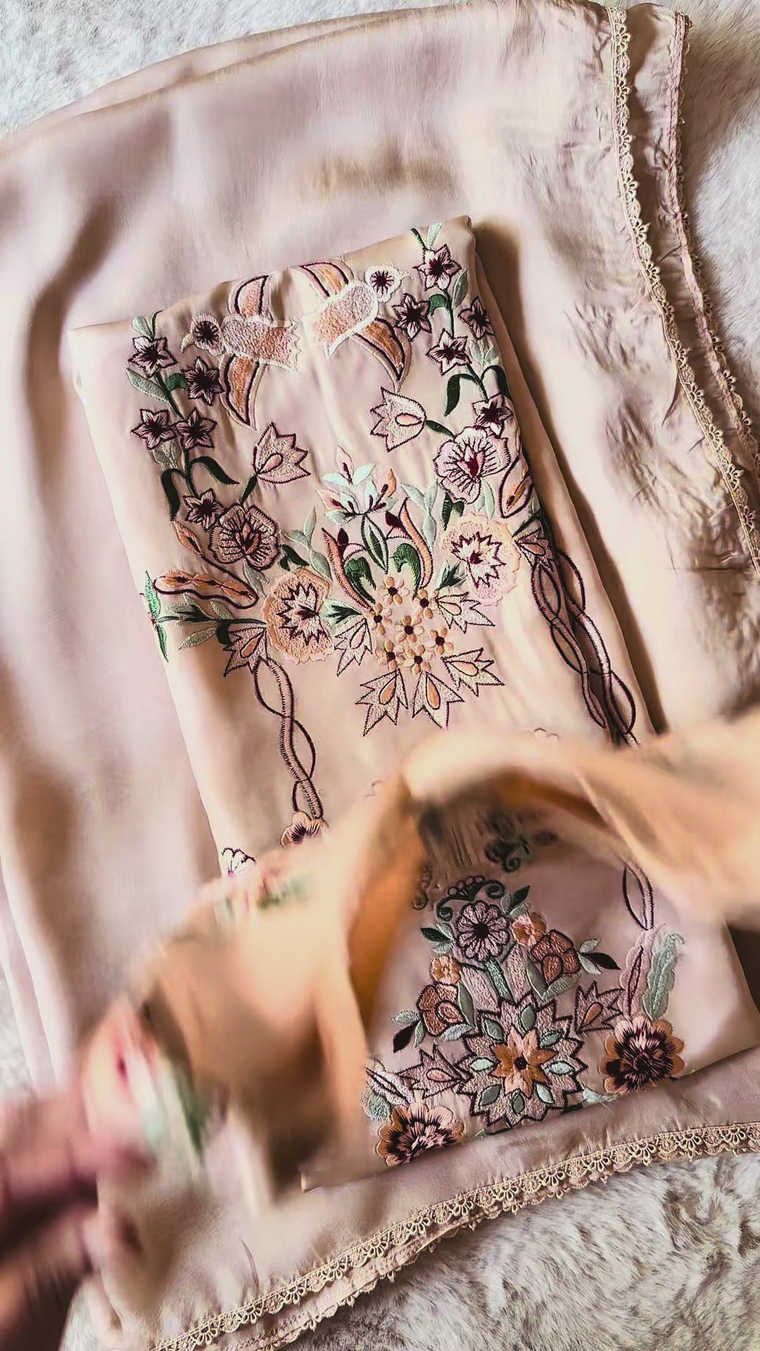 APPLIQUE EMBROIDERED SILK KAFTAN SFKF46