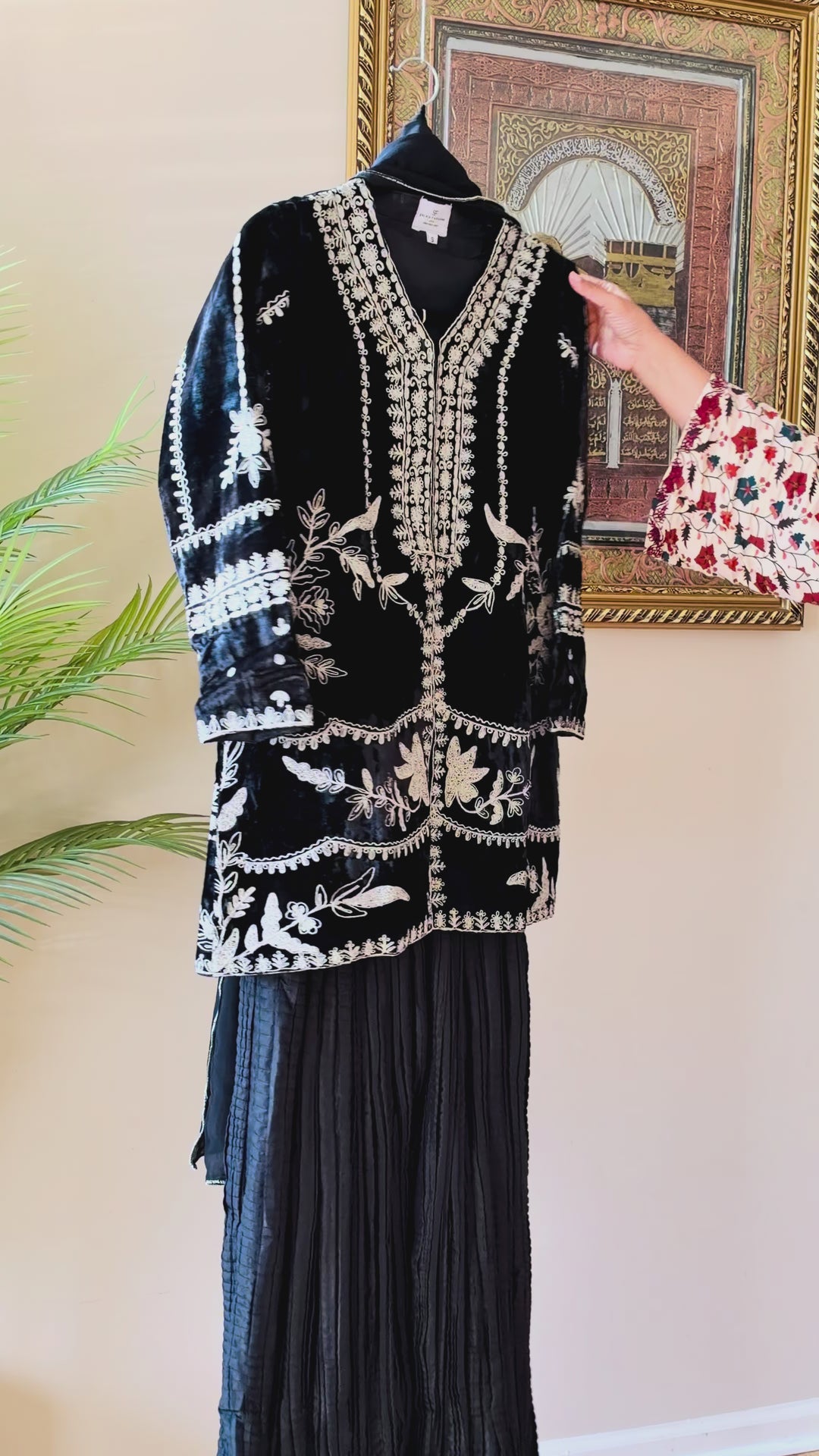 EMBROIDERED VELVET SHARARA SET SFSH02