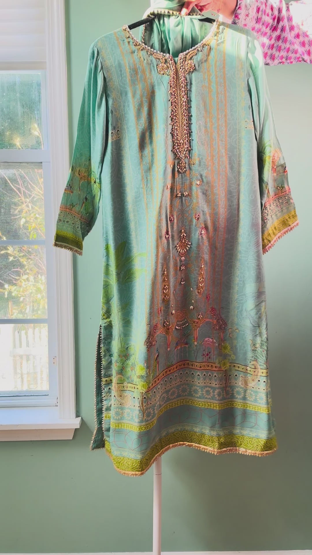 HANDWORK PURE CREPE SILK KAFTAN SET SFKF39