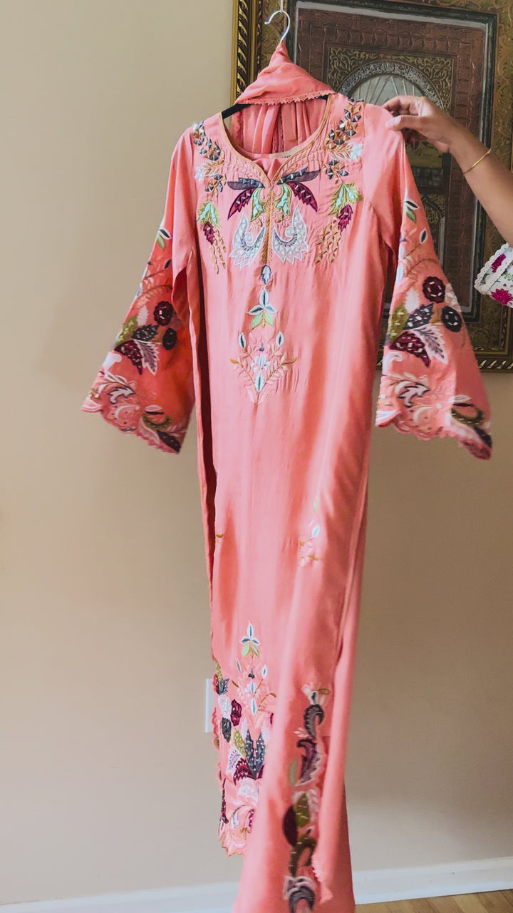 APPLIQUE EMBROIDERED SILK KAFTAN SFKF44