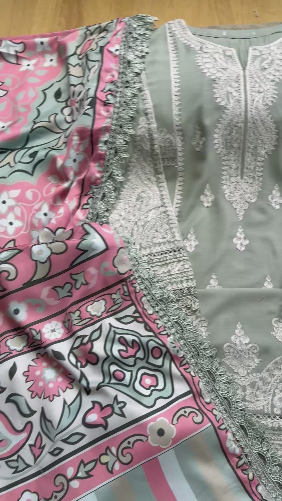 EMBROIDERED LINEN SUIT WITH WOOLEN SHAWL SFLN04