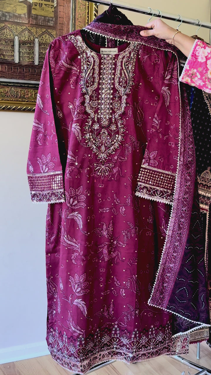 EMBROIDERED CASUAL WEAR LAWN 3-PC SUITS CWSF40