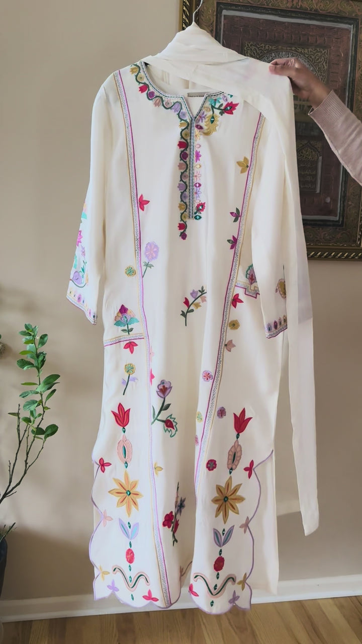 APPLIQUE EMBROIDERED SILK KAFTAN SFKF10