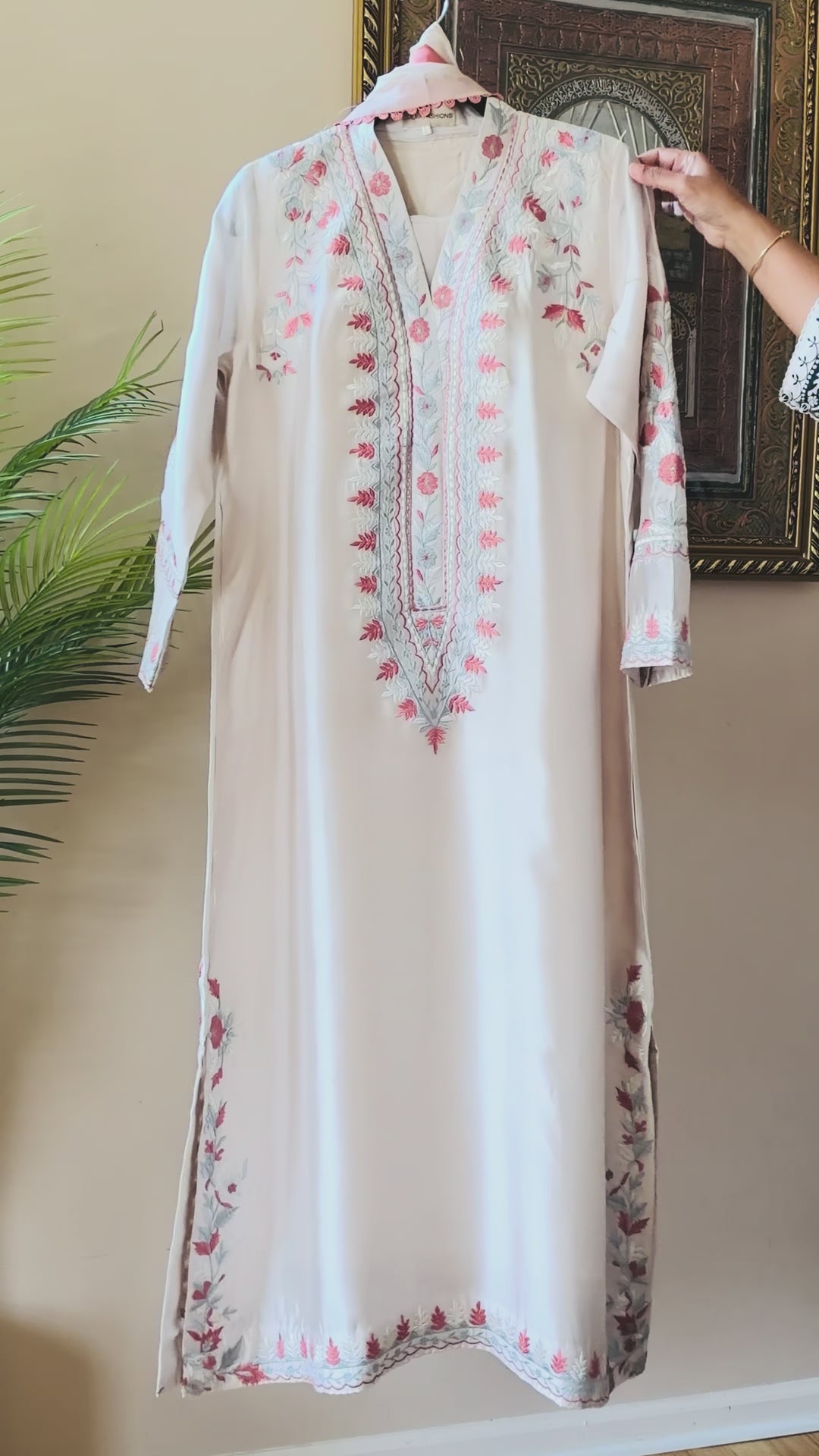 APPLIQUE EMBROIDERED SILK KAFTAN SFKF02