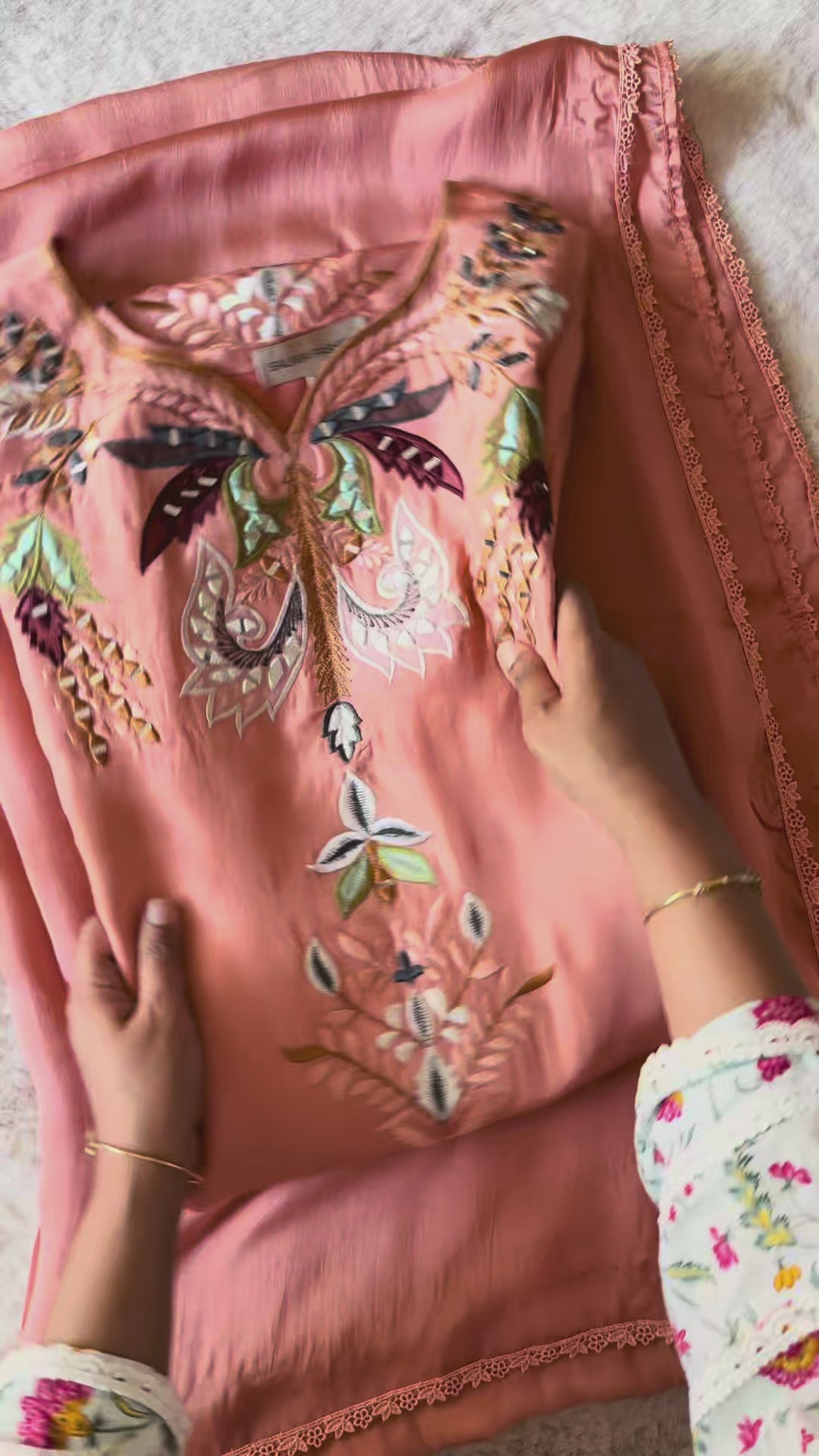 APPLIQUE EMBROIDERED SILK KAFTAN SFKF44