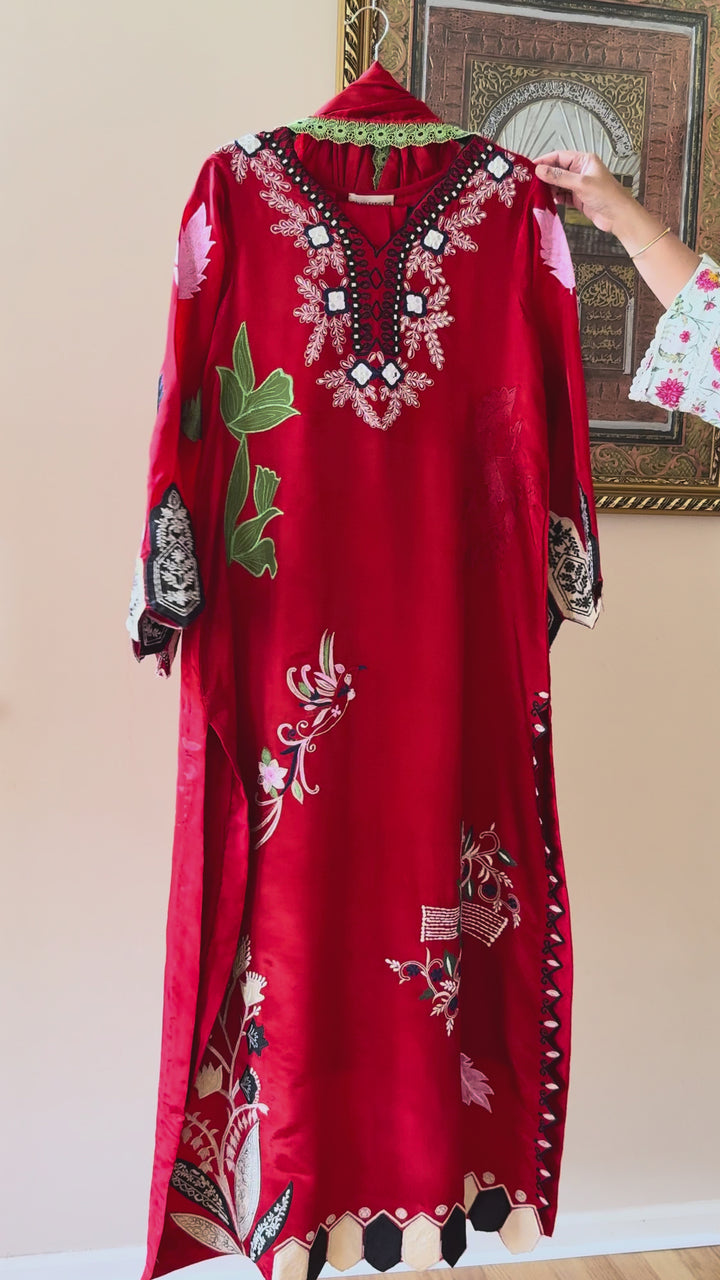 APPLIQUE EMBROIDERED SILK KAFTAN SFKF45