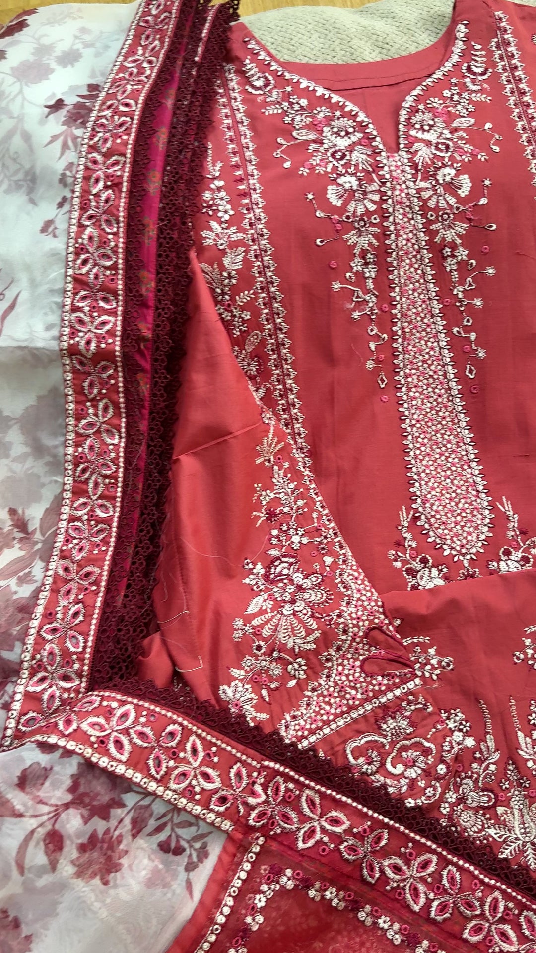 HUSSAIN REHAR LUXURY LAWN COLLECTION 2025 FLARE